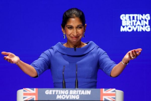 Βρετανία: Σουέλα Μπρέιβερμαν, η… μισητή νέα «βασίλισσα» της σκληροπυρηνικής Δεξιάς