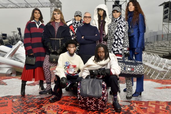 Tommy Factory: Η μόδα συναντά την τέχνη σε μια συλλογή που απηχεί την κουλτούρα της Νέας Υόρκης