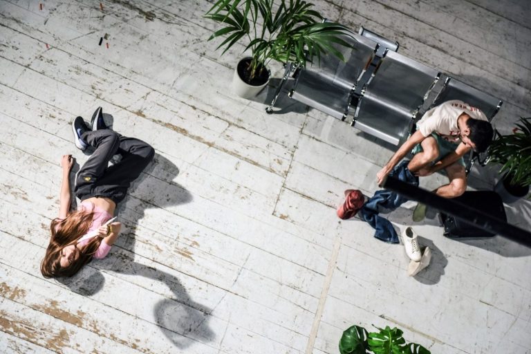 The Weather In Europe: Μια υπαρξιακή κωμωδία για το μέλλον, στο θέατρο Θησείον