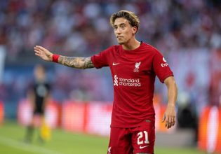 Τσιμίκας: Βασικός για τη Λίβερπουλ κόντρα στην Μπράιτον