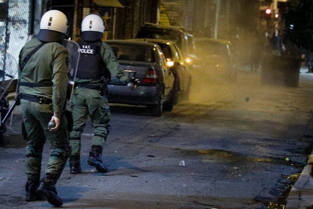 Εξάρχεια: Καταγγελία για ξυλοδαρμό δημοσιογράφου μετά την πορεία για τον Λόφο Στρέφη