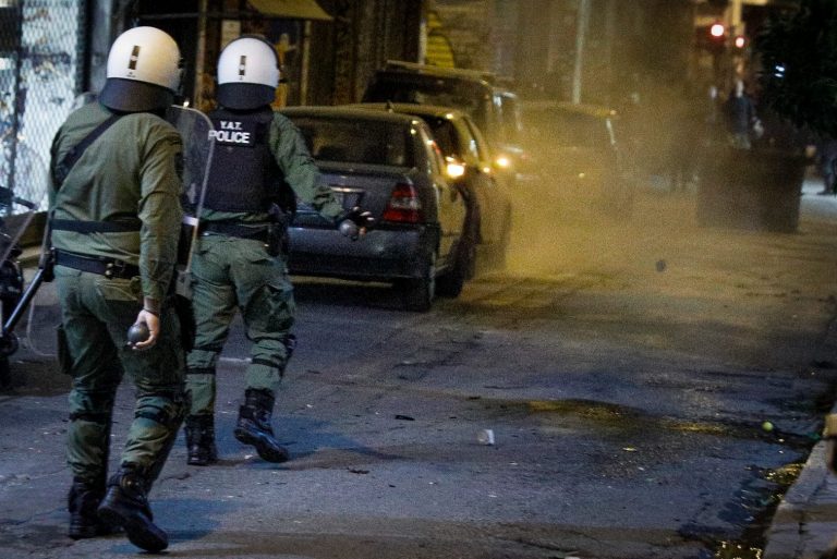 Εξάρχεια: Καταγγελία για ξυλοδαρμό δημοσιογράφου μετά την πορεία για τον Λόφο Στρέφη