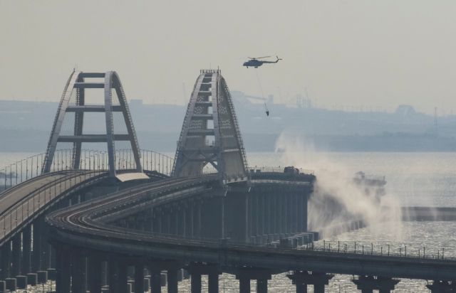Κριμαία: Οκτώ συλλήψεις για την έκρηξη στη γέφυρα – Τι ισχυρίζονται οι μυστικές υπηρεσίες της Ρωσίας