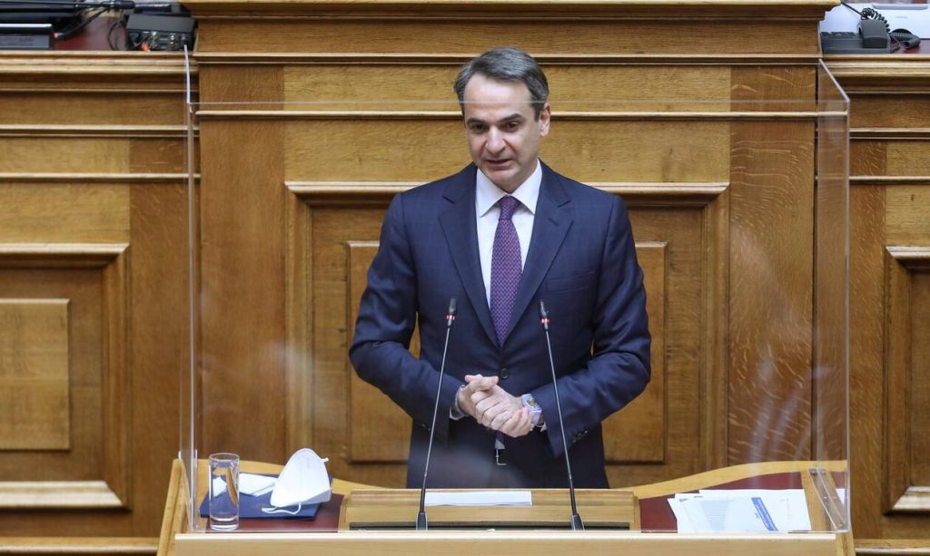 Βουλή: Στο βήμα ο Κυριάκος Μητσοτάκης – Δείτε live τη σύγκρουση με Τσίπρα για την ακρίβεια