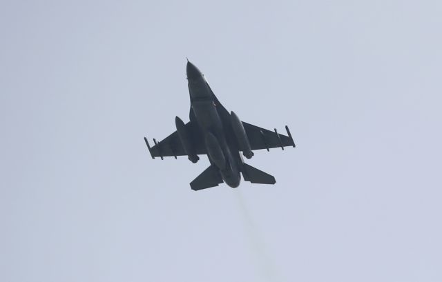 28η Οκτωβρίου: Αυτός είναι ο πιλότος που θα πετάξει με F-16 πάνω από τη Θεσσαλονίκη