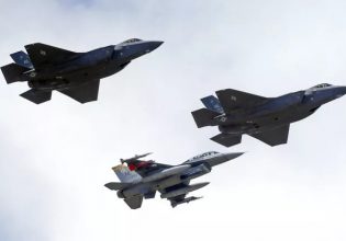 TAZ: «Οι ΗΠΑ αναβαθμίζουν στρατιωτικά την Αθήνα και επεκτείνουν βάσεις στην Ελλάδα»