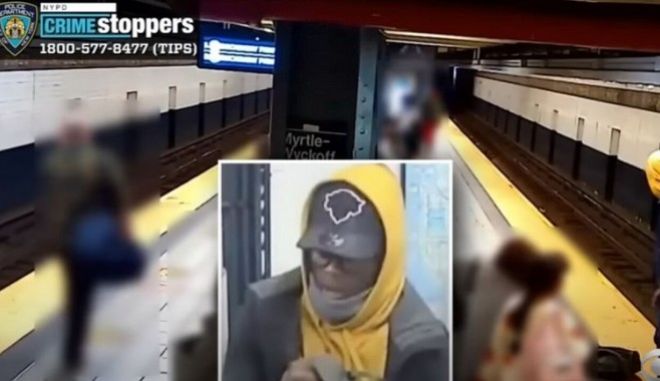 ΗΠΑ: Άνδρας παίρνει φόρα και σπρώχνει ανυποψίαστο 32χρονο στις γραμμές του μετρό