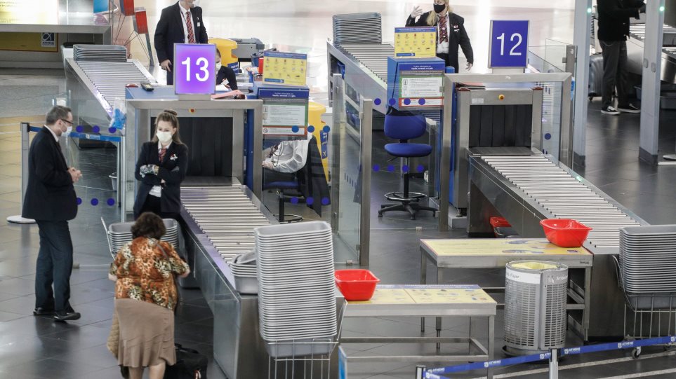 Αεροδρόμιο: Επιβάτης έκρυβε στη βαλίτσα του 850.000 ευρώ