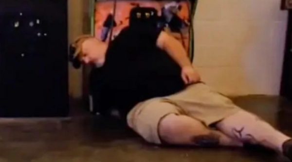 TikToker παρίστανε τον νεκρό για ένα χρόνο - Τώρα...