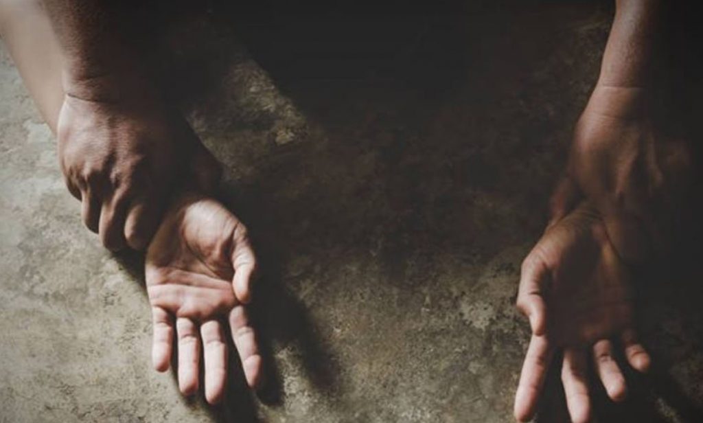 Κολωνός: Ο 53χρονος φέρεται να εξέδιδε τη 12χρονη μέσα σε αυτοκίνητα – Πώς αποκαλύφθηκε η δράση του