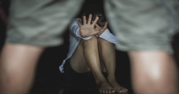 Βιασμός 14χρονης από τον πατέρα της: «Πίνω για να ξεχνάω τι μου κάνει» είπε στους γιατρούς