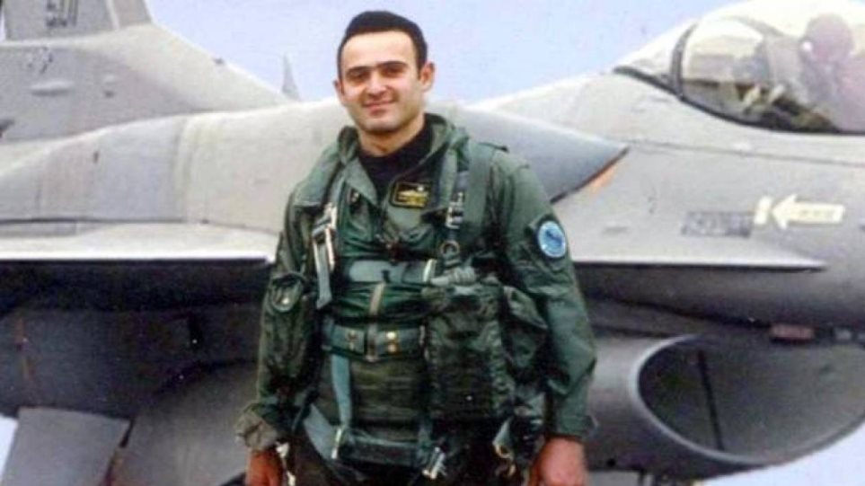 Κώστας Ηλιάκης: Η στιγμή που το τουρκικό μαχητικό χτυπάει το ελληνικό F16