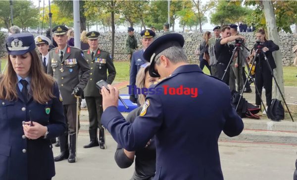 Θεσσαλονίκη: Παρέμβαση υγειονομικών σε αναστολή μετά τη στρατιωτική παρέλαση
