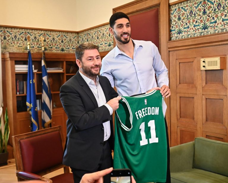 Ανδρουλάκης: Συνάντηση με τον Ενές Καντέρ – Μοναδικό μονοπάτι για την ειρήνη το διεθνές δίκαιο