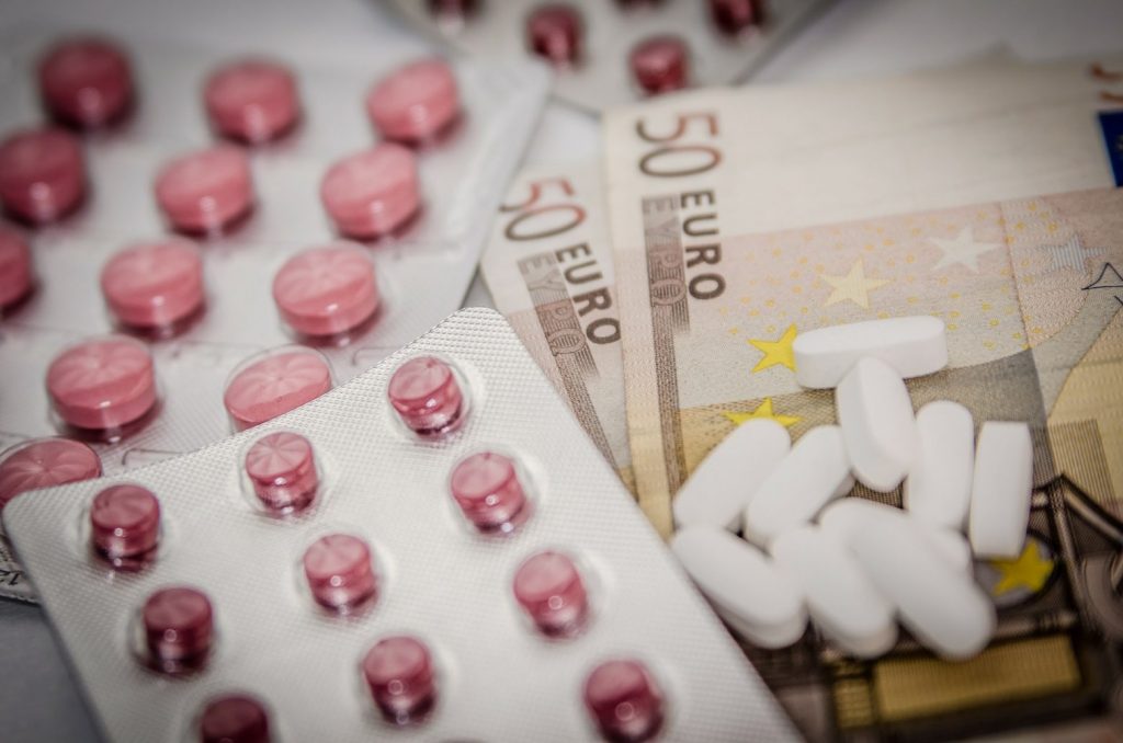 PIF: Ο έλεγχος δεν επιτρέπει υπερκατανάλωση ακριβών φαρμάκων