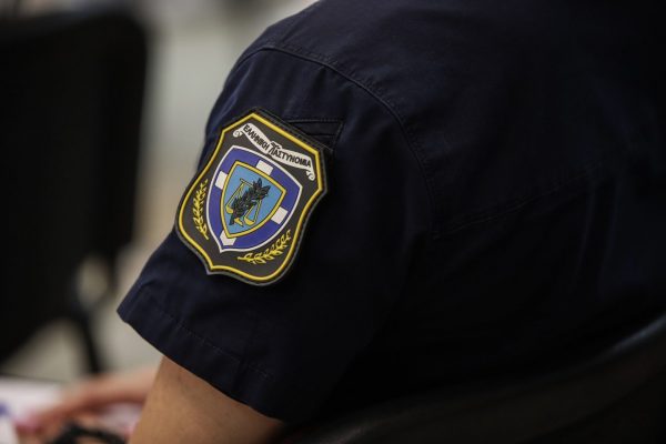 Σεπόλια: Μετάθεση «χάδι» για τον αστυνομικό που μιλούσε με τη 12χρονη – Οργή και στην ΕΛ.ΑΣ
