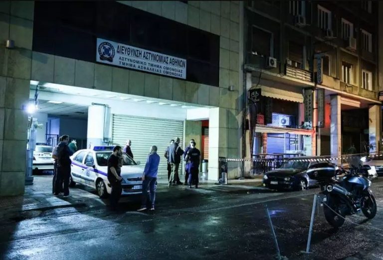 ΑΤ Ομόνοιας: Ξανά στο προσκήνιο το περιβόητο τμήμα – Βία, κακοποίηση, θάνατοι στο ιστορικό του
