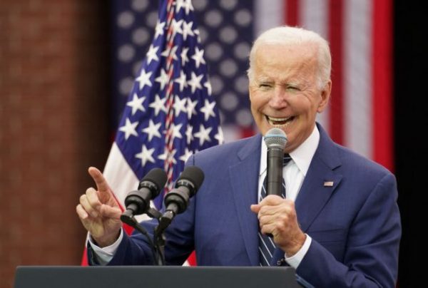 Μπάιντεν: Καλεί τους ηγέτες του Ιράν να βάλουν τέλος στη βία κατά των πολιτών τους