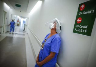 Βραζιλία: Τουλάχιστον 4.500 εργαζόμενοι στις υπηρεσίες υγείας πέθαναν στη μάχη κατά του κοροναϊού
