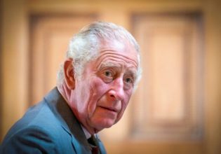 Βασιλιάς Κάρολος: Ακτιβιστές πέταξαν τούρτα στο κέρινο ομοίωμα του μονάρχη στο μουσείο Μαντάμ Τισό