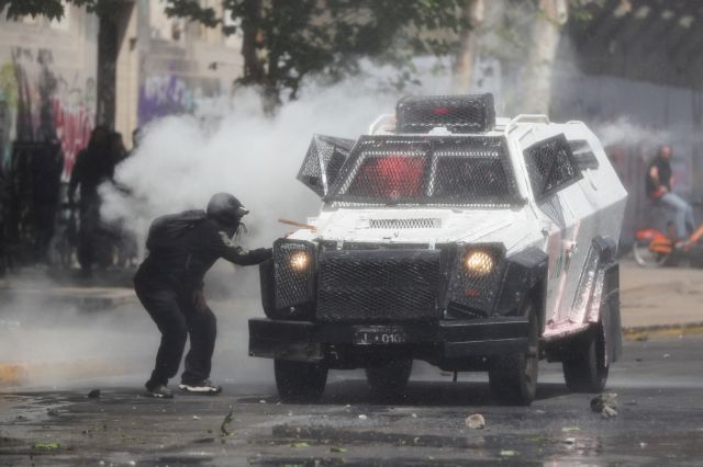 Χιλή: Ταραχές στην επέτειο του ξεσηκωμού το 2019 που οδήγησε στην ανάδειξη Μπόριτς