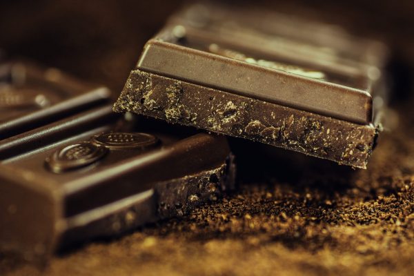 Σοκολάτα: Το «κρακ» που μαρτυράει ότι τόσο χρόνια την τρώμε λάθος
