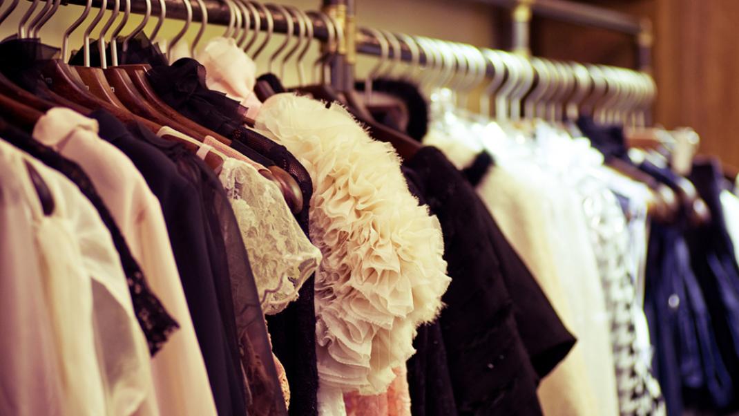 5 τρόποι να οργανώσεις εύκολα τα χειμερινά ρούχα στη ντουλάπα σου