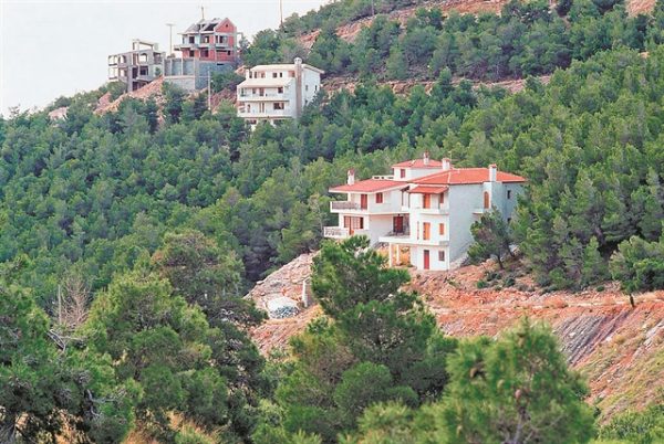 Ανοίγει σήμερα η πλατφόρμα: Τακτοποίηση για 30 χρόνια σε δασικά αυθαίρετα