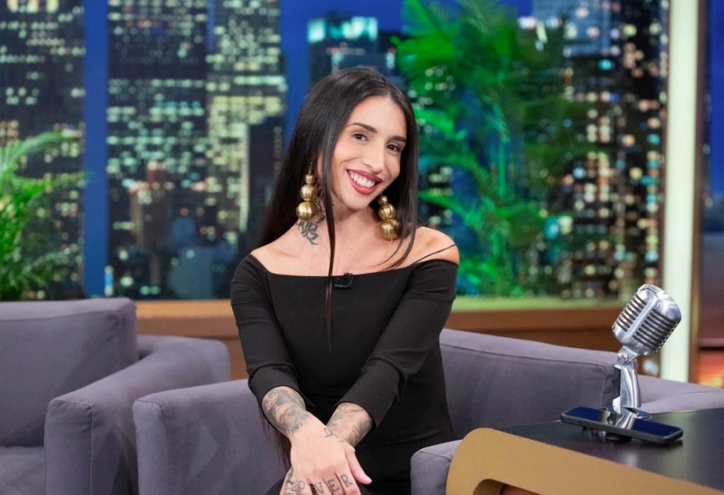 Dat Lilly: Η μεγάλη αλλαγή στην εμφάνισή της πριν εμφανιστεί στον Αρναούτογλου