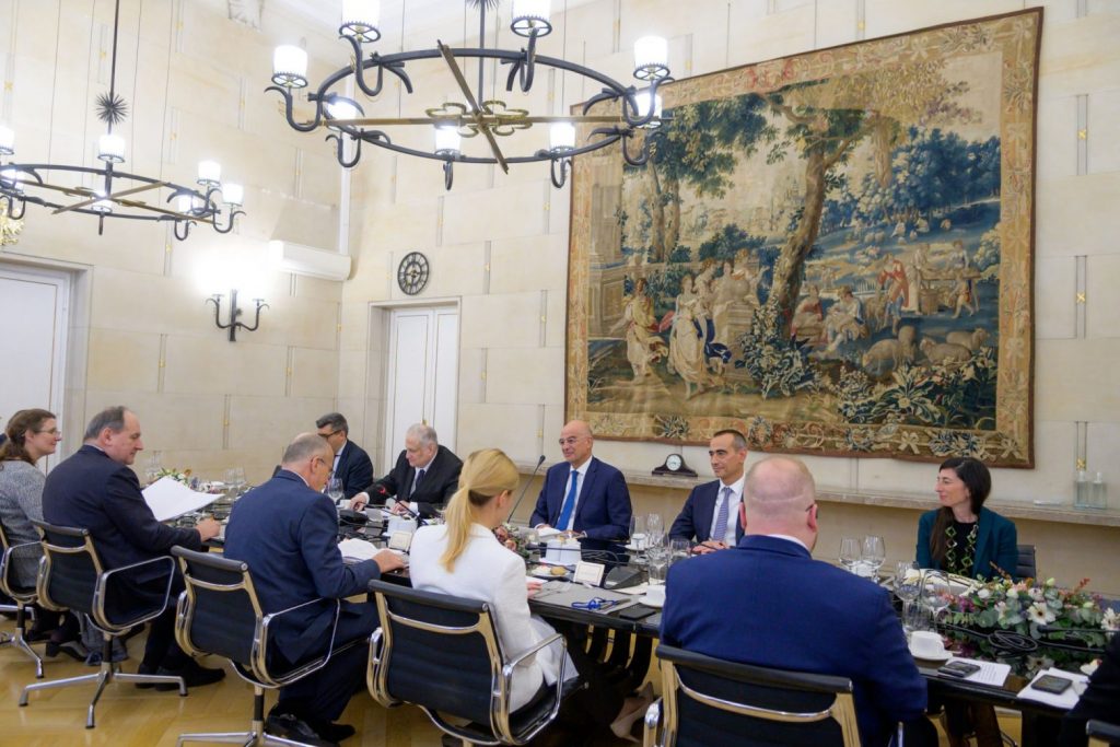 Δένδιας: Η Ελλάδα έτοιμη να υπερασπιστεί την ύπαρξη της με όλα τα νόμιμα μέσα