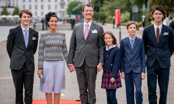 Δανία: Τι συμβαίνει πίσω από τις κλειστές πόρτες του Παλατιού – «Βγάζουν τα άπλυτά τους στη φόρα»