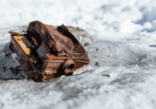Αποστολή βρίσκει φωτογραφικές μηχανές σε παγετώνα 85 χρόνια μετά την εγκατάλειψή τους