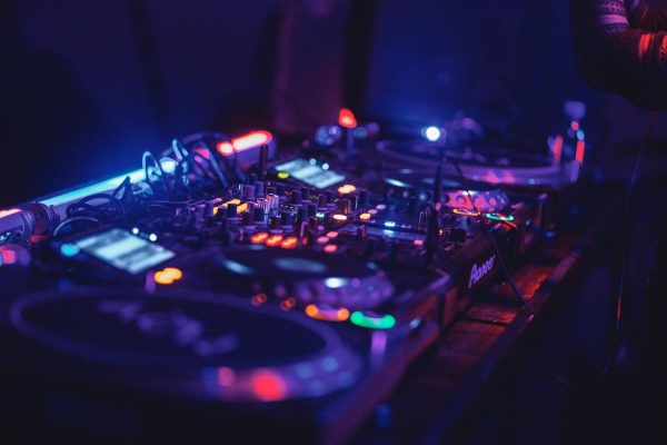 Θρήνος: Νεκρός πασίγνωστος DJ – Πέθανε στον ύπνο του