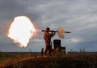 Ρωσία: «Να βομβαρδίσουμε την Ουκρανία μέχρι να παραλύσει και να μπούμε σε διαπραγματεύσεις με τις ΗΠΑ γρήγορα», λένε αναλυτές