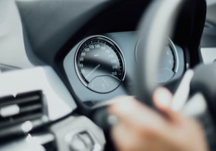 Αυτοκίνητο: Από πού ελευθερώνεται η σκόνη την ώρα που οδηγούμε