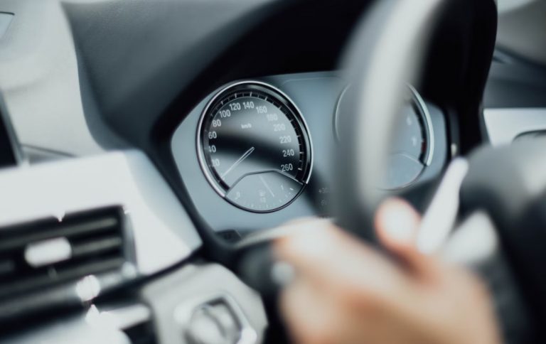 Αυτοκίνητο: Από πού ελευθερώνεται η σκόνη την ώρα που οδηγούμε