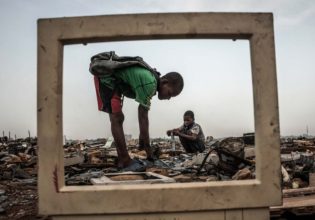 Ηλεκτρονικά απόβλητα: Τα βουνά συσκευών και η εκμετάλλευση παιδιών