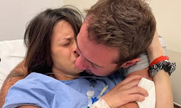 Άννα Μπεζάν: Το συγκινητικό βίντεο μέσα από το μαιευτήριο τη στιγμή που γεννάει