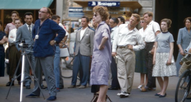 Αυτοί που έβλεπαν το «τέλος εποχής» να περνάει μπροστά τους σε λούπα