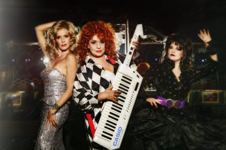 «Οι Εύθυμες Κυράδες του Ουίνδσορ» γίνονται μιούζικαλ στο Δημοτικό Θέατρο Πειραιά