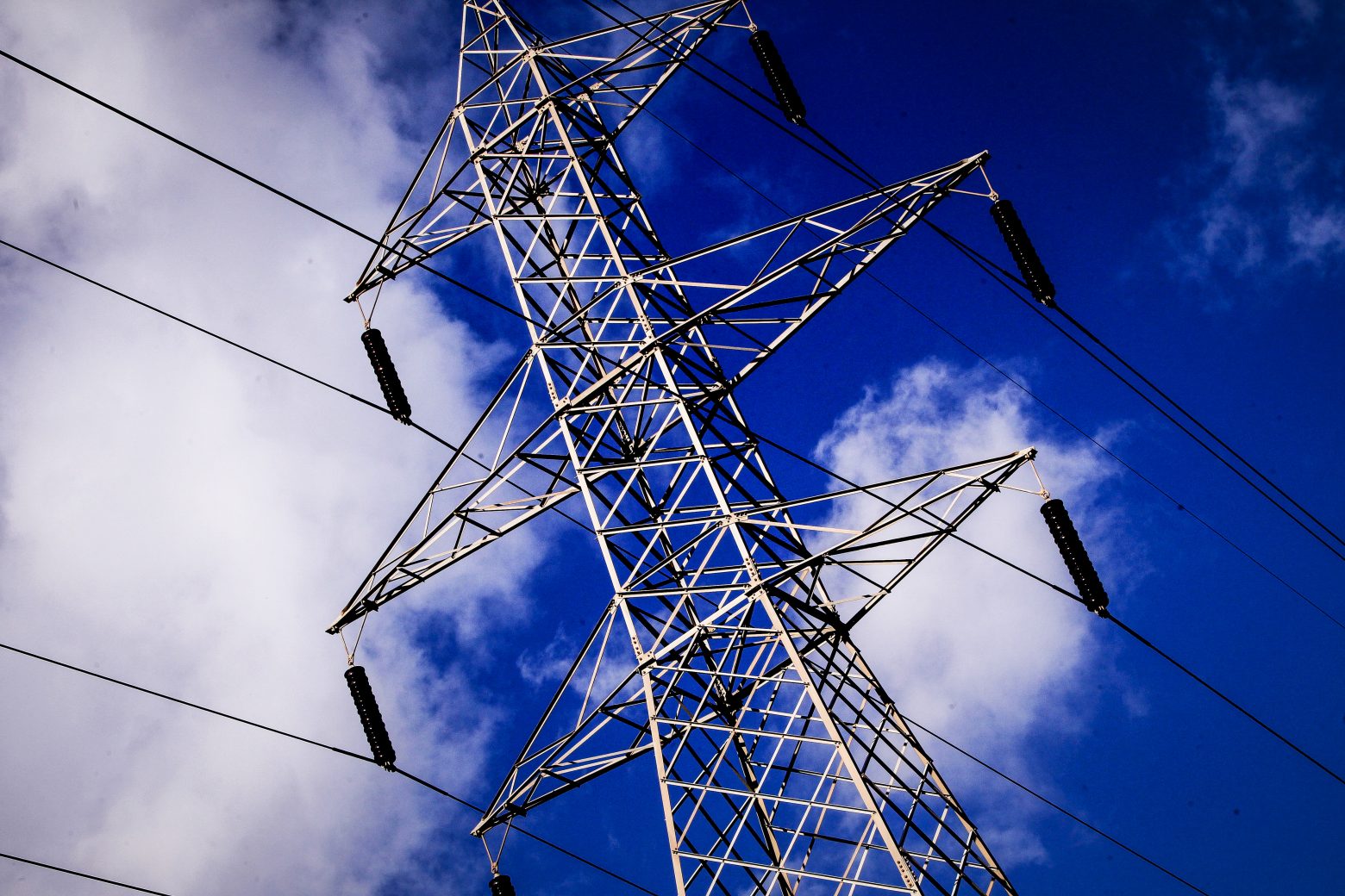 ΑΠΕ: 400 εκατ. ευρώ για αναβάθμιση ηλεκτρικών δικτύων και αύξηση ισχύος
