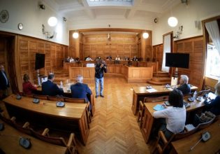 Υποκλοπές: Κατατέθηκε στον πρόεδρο της Βουλής το πόρισμα της εξεταστικής επιτροπής