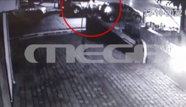 Παλαιό Φάληρο: Κάμερα κατέγραψε τις κινήσεις του βιαστή με το τατουάζ στην απόπειρα κατά της 24χρονης