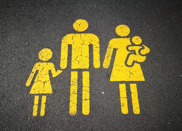 Αυξημένος ο κίνδυνος διπολικής διαταραχής για τα παιδιά από πολύ νέους ή πολύ μεγάλους γονείς, σύμφωνα με διεθνή έρευνα