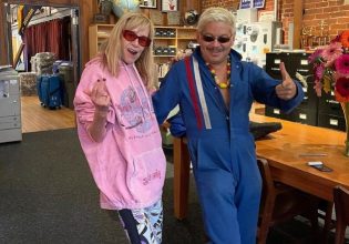 Ο Έλληνας μουσικός που κάνει γνωστή τη Λαμία μέσω φούτερ του οίκου Balenciaga