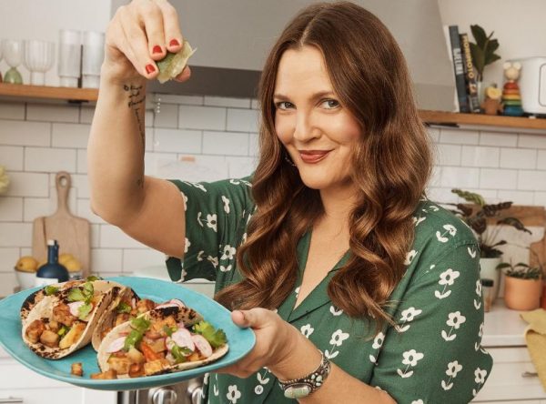 Η Ντρου Μπάριμορ άφησε πίσω τον ηδονισμό: «Δεν χρειάζομαι πλέον το σεξ»