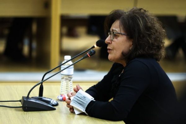 Δίκη Χρυσής Αυγής: Οργή της Μάγδας Φύσσα για ερωτήσεις της υπεράσπισης – «Για τους στίχους του τον σκοτώσατε;»