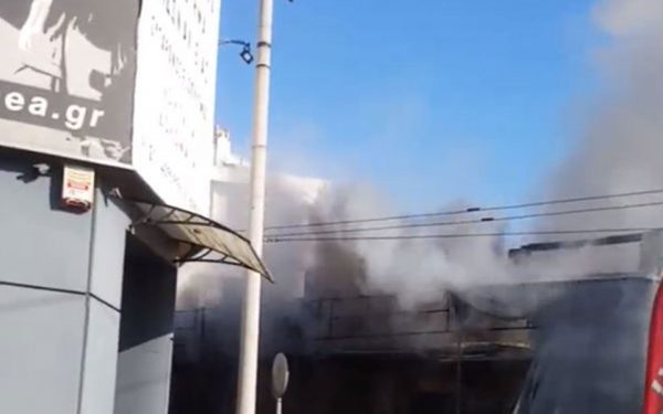 Πυρκαγιά σε εγκαταλελειμμένο κτίριο στον Πειραιά