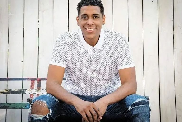 Γαλλία: Σοκαρισμένη η γυναίκα του τραγουδιστή που πέθανε πάνω στη σκηνή