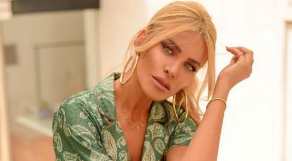 Κατερίνα Καινούργιου: Κατηγορήθηκε για αγένεια εις βάρος σερβιτόρου – Η απάντησή της